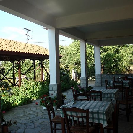 Meraklis Rooms Kariotes Экстерьер фото