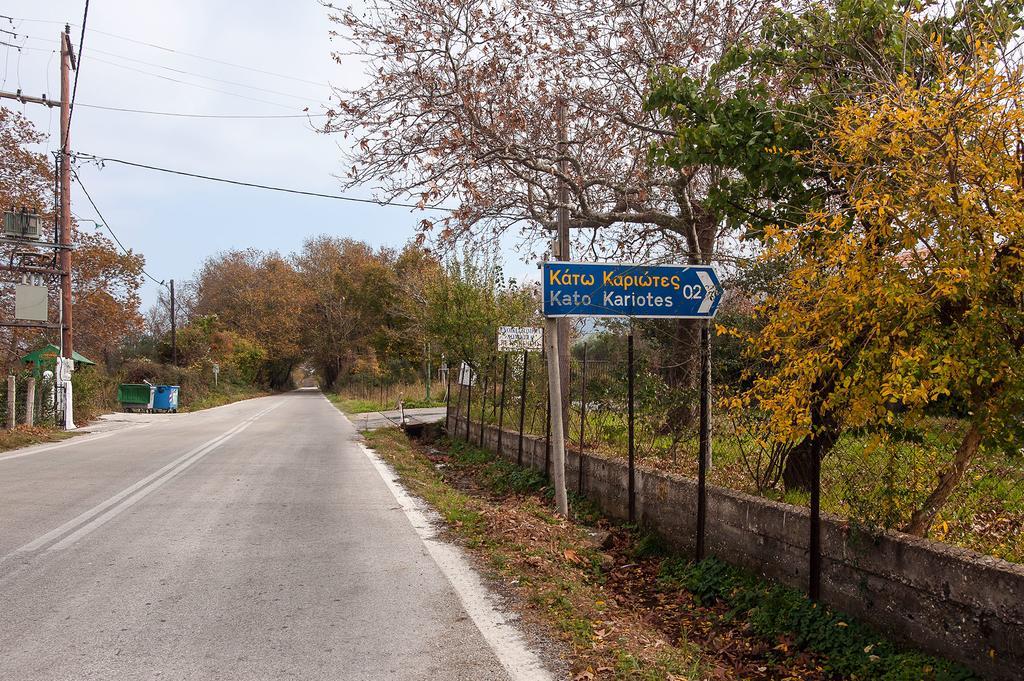 Meraklis Rooms Kariotes Экстерьер фото