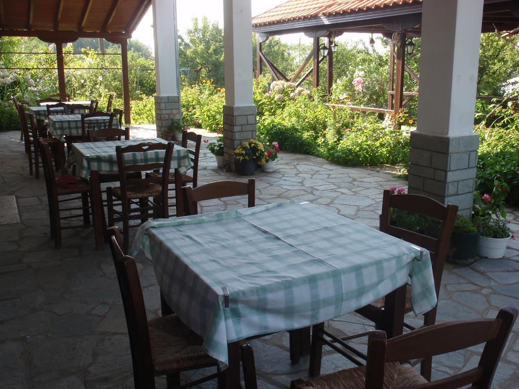 Meraklis Rooms Kariotes Экстерьер фото