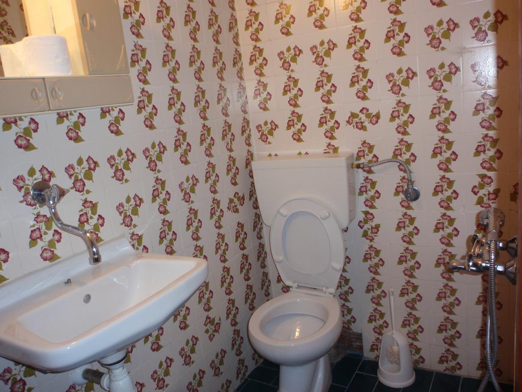 Meraklis Rooms Kariotes Экстерьер фото