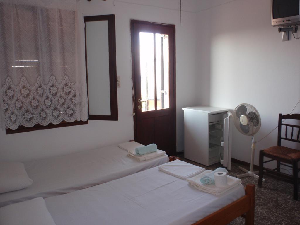 Meraklis Rooms Kariotes Экстерьер фото